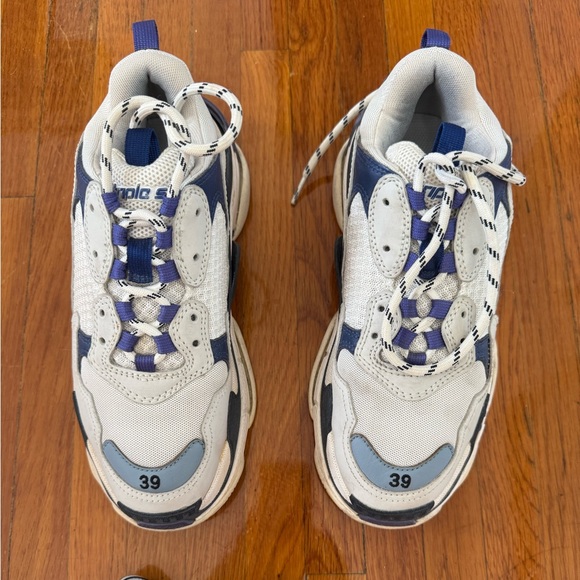 Balenciaga Triple S - Picture 1 of 4